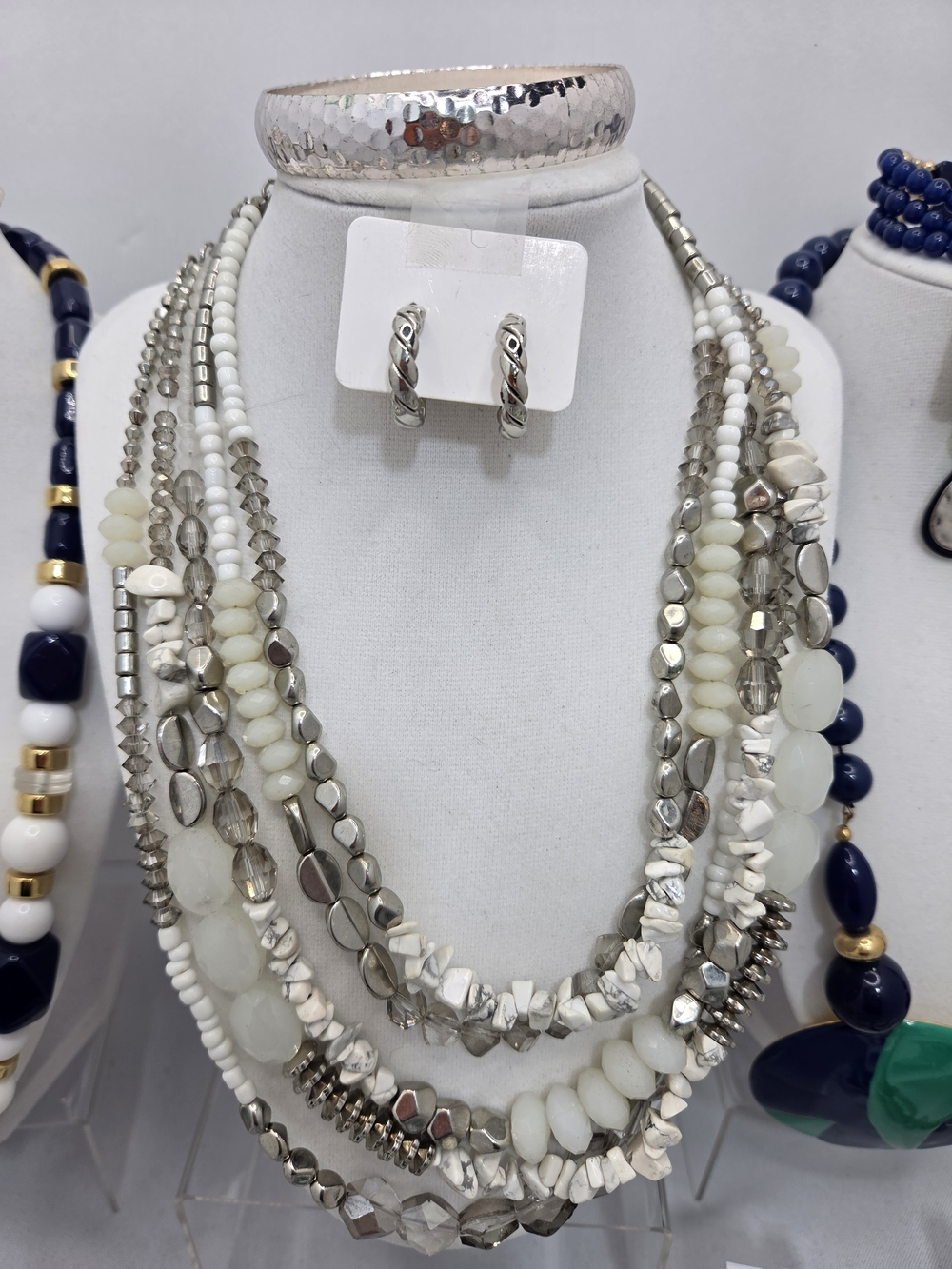 HUGE 47 pc Jewelry CHICO'S LIA SOPHIA MONET Vintage-Now LOT Necklaces Set blue - Picture 4 of 16